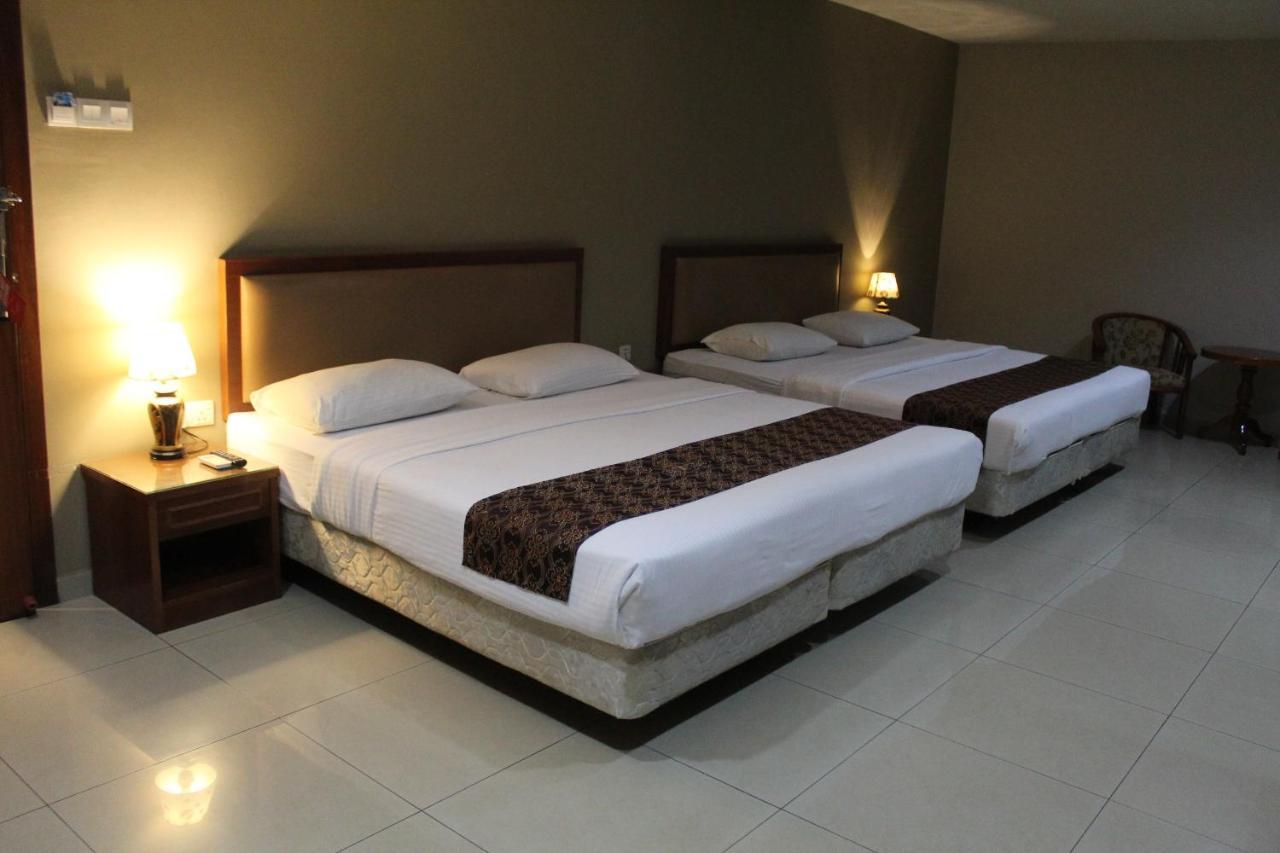 Hotel Palm Inn Butterworth Bagian luar foto