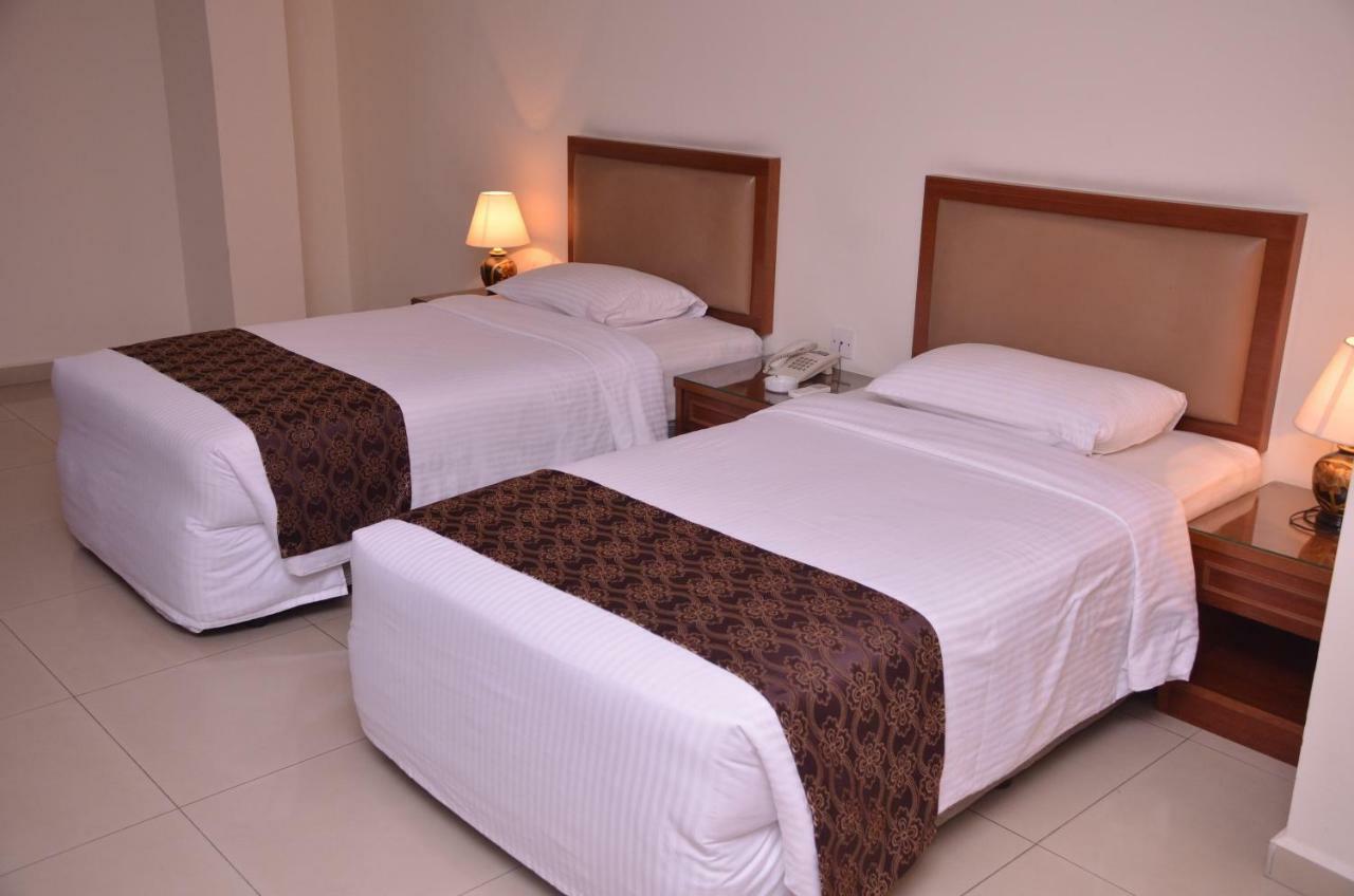 Hotel Palm Inn Butterworth Bagian luar foto