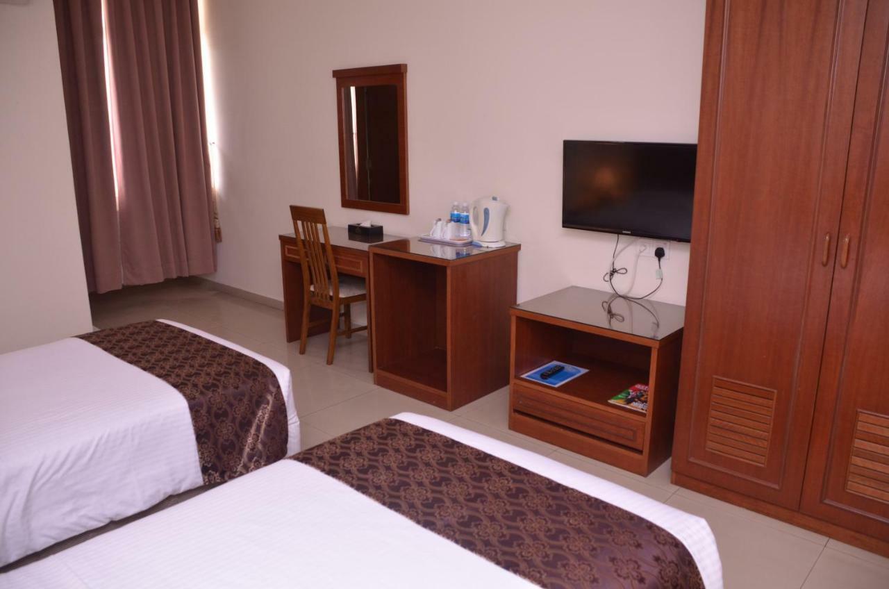 Hotel Palm Inn Butterworth Bagian luar foto