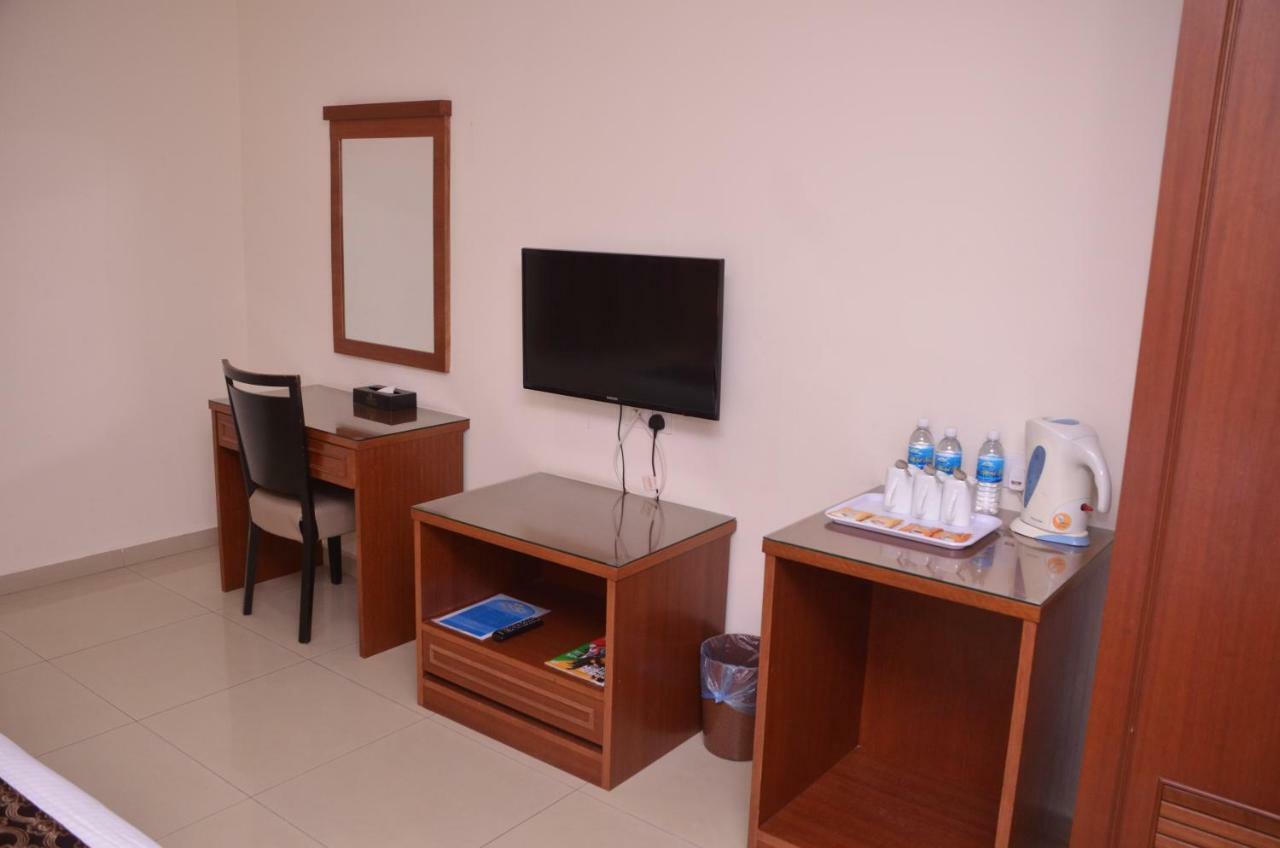 Hotel Palm Inn Butterworth Bagian luar foto