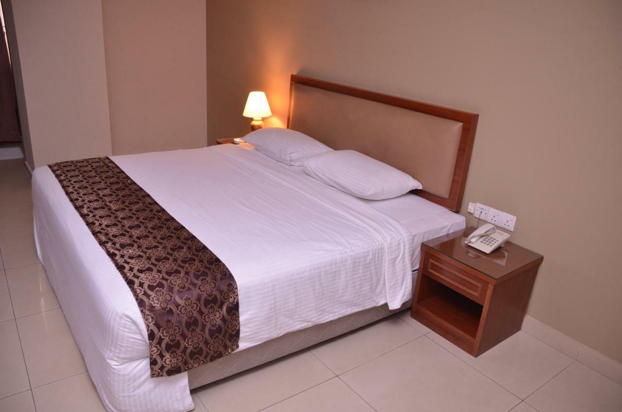 Hotel Palm Inn Butterworth Bagian luar foto