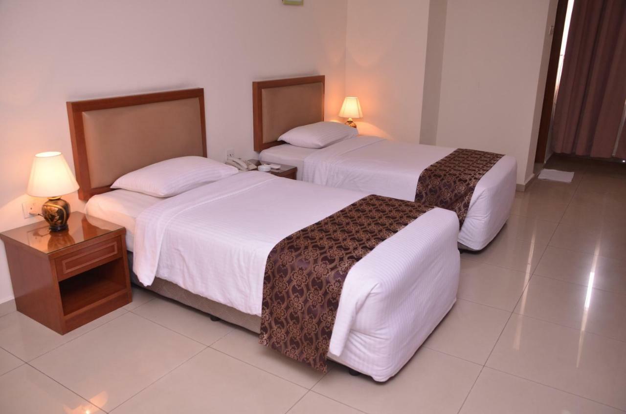 Hotel Palm Inn Butterworth Bagian luar foto